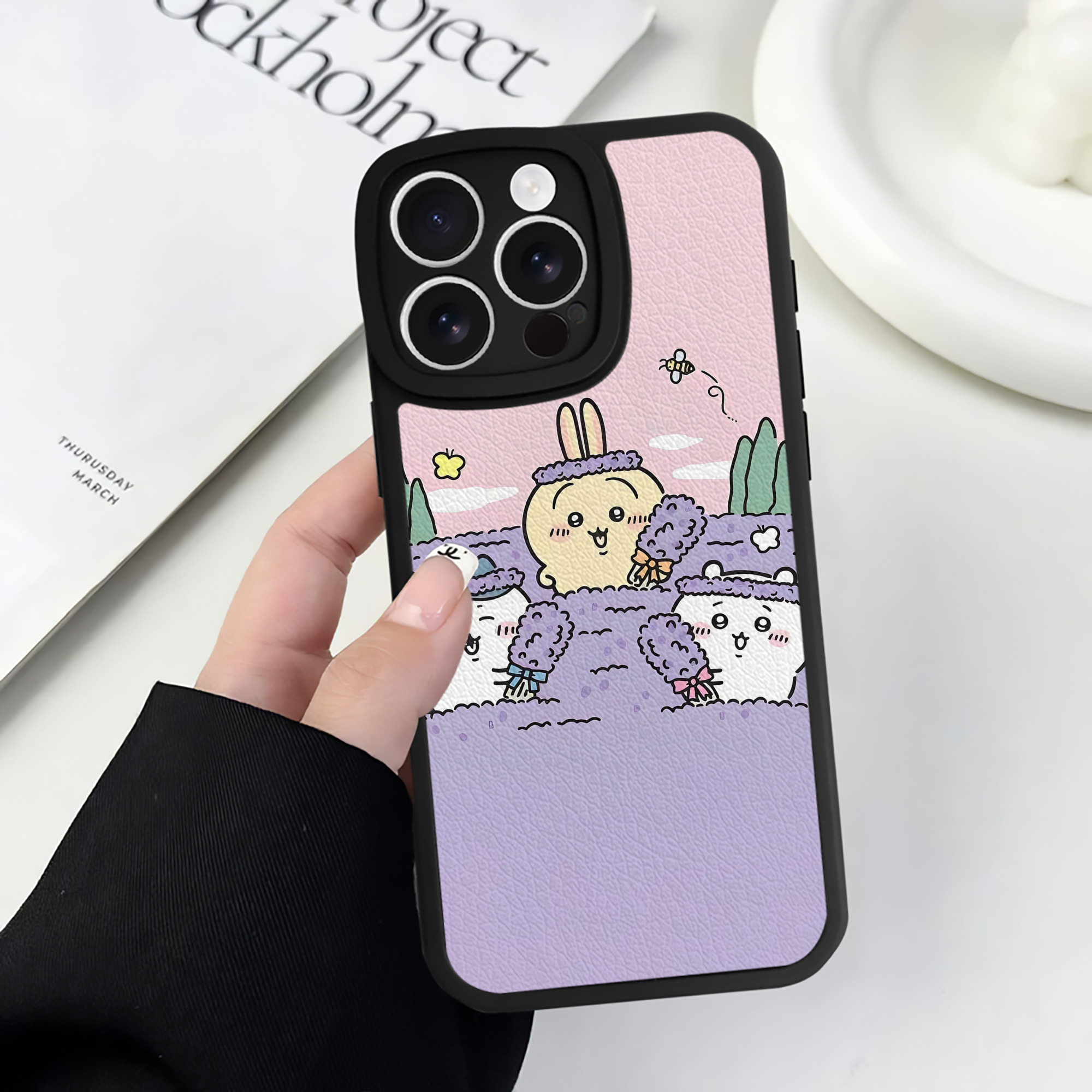 （画像用） ちいかわ Chii-kawa 【iPhone 16シリーズ対応】シリコンスマホケース（レザー調） 材質：シリコン